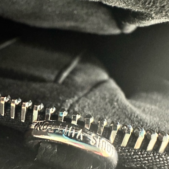 🌸🌸Excellent Condition Louis Vuitton Scala Pouch bag Mahina Leather Mini🌸 - Picture 10 of 14